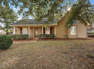 821 Laurel Dr, Flowood, MS 39232