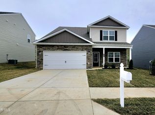 1625 Fox Meadows Cir, Bluff City, TN 37618