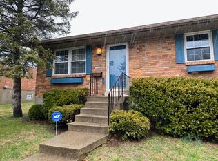 1090 Meadowind Ct, Cincinnati, OH