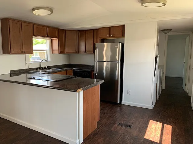 3 bed, 1000 sqft, $1,395 — Photo 3