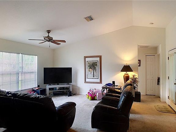 4th image of 4441 Amanda Ave