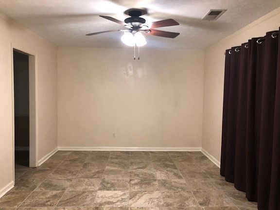 3rd image of 605 Empress Ct