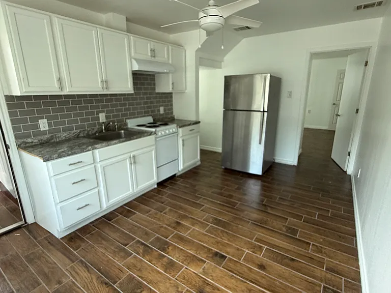 2311 Vagas St #B — Photo 2