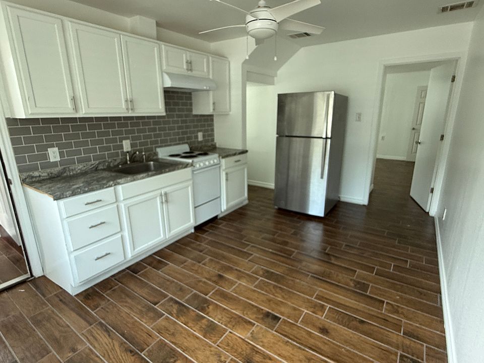 2nd image of 2311 Vagas St Unit B