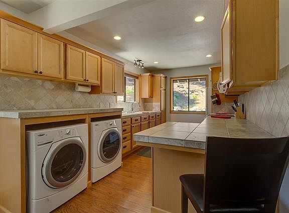 2nd image of 3030 Electric Dr