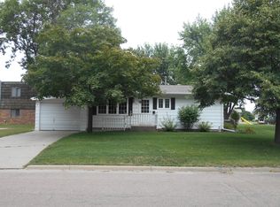 508 S Court St, Elk Point, SD 57025