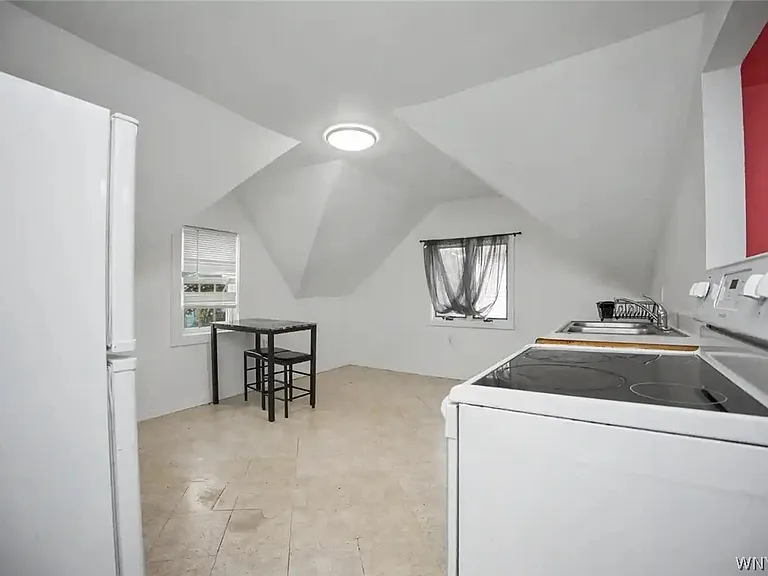 485 Porter Ave — Photo 5