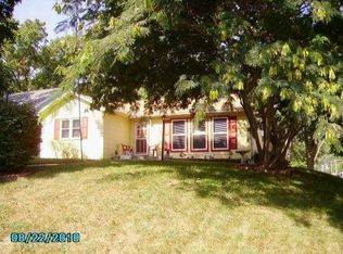 102 S 18th St, Leavenworth, KS 66048