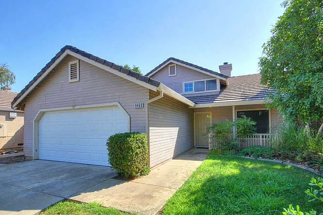9460 Winewood Cir photo 1