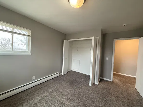 2805 Harwick Dr APT 8, Lansing, MI 48917