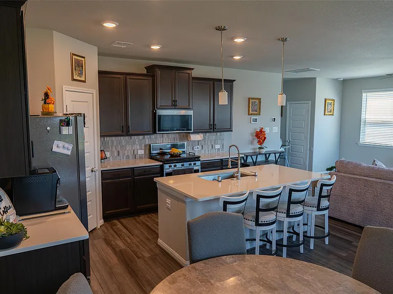 7010 Silverleaf Oak St — Photo 8