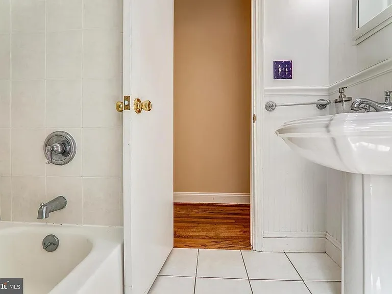806 New Hampshire Ave NW — Photo 17