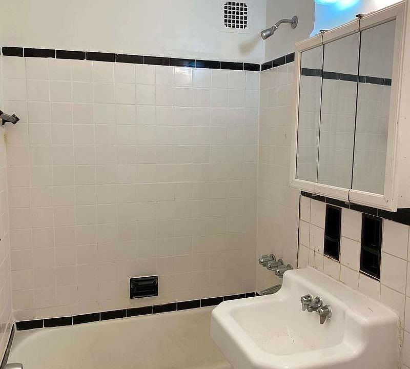 2nd image of 74-32 Broadway #2M