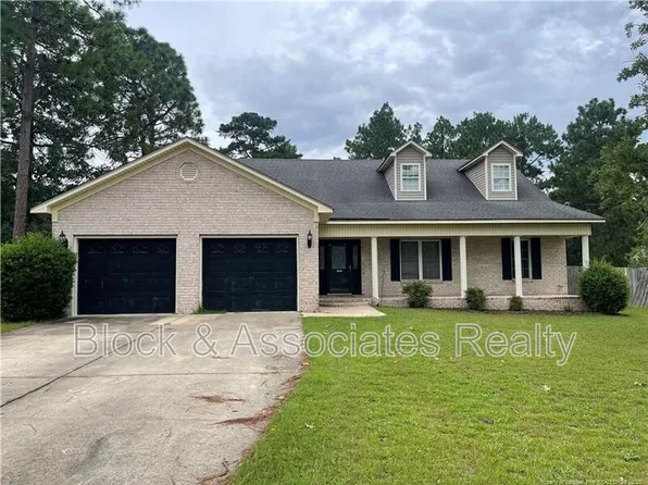 596 E Lake Ridge Rd, Raeford, NC 28376