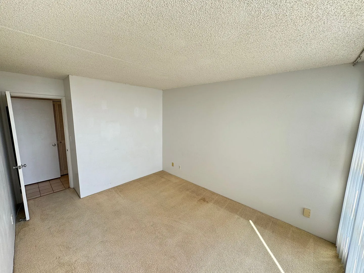 1 BD / 1 BA Apartment in Pearl Regency! — Photo 4