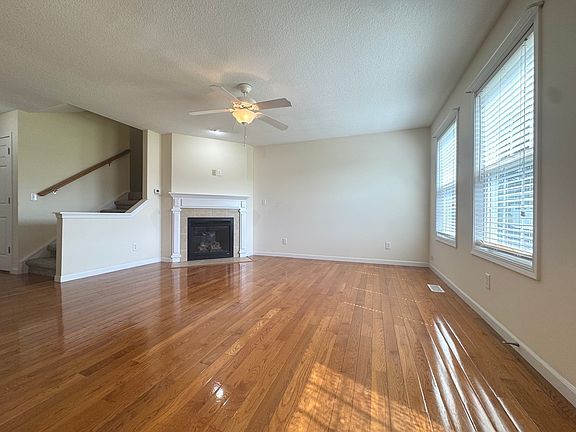 3rd image of 2090 Summerfield Ln