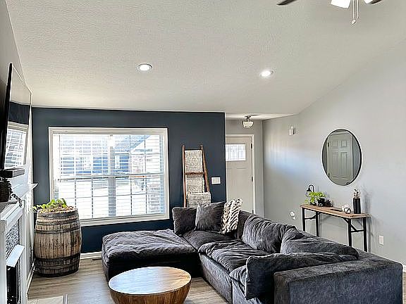 4th image of 137 Diamond Ln
