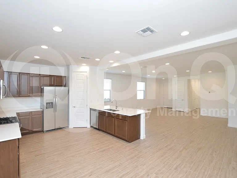 9332 W Glenrosa Ave — Photo 5