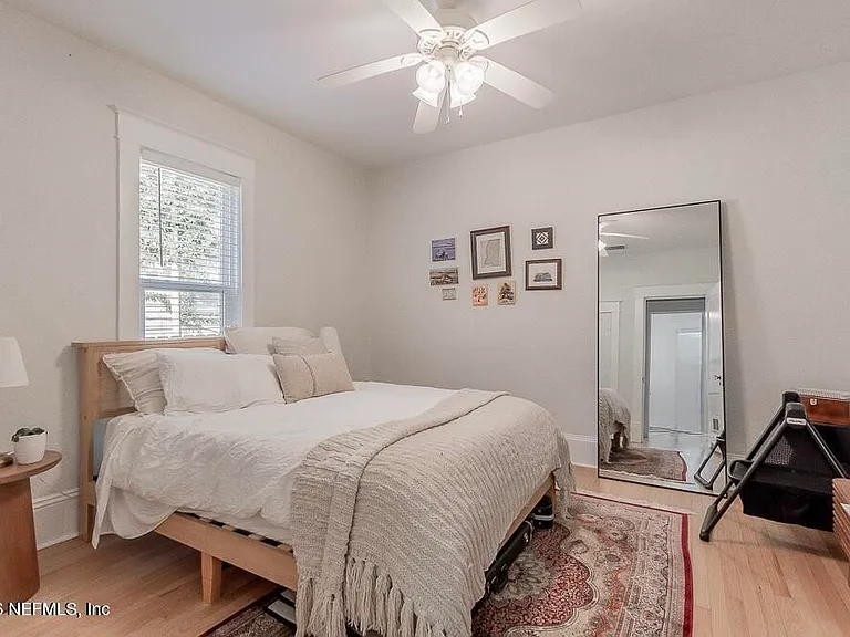 2784 Lydia St — Photo 4