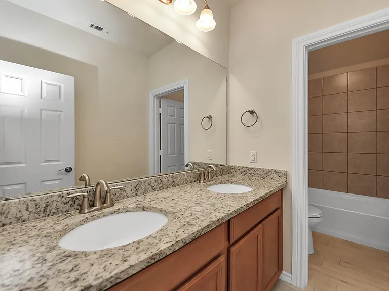 28215 Shorecrest Ln — Photo 38
