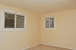 5th image of 916 E Villa Dr