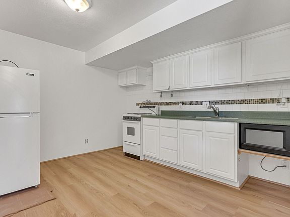4th image of 575 W Upper Evergreen Dr