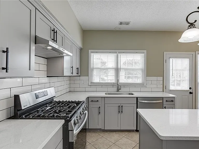 305 Leatherman Ct — Photo 28
