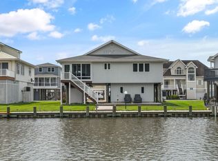 37451 Sailors Ct, Greenbackville, VA 23356