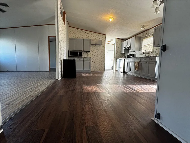 15930 Boss Gaston Rd — Photo 6
