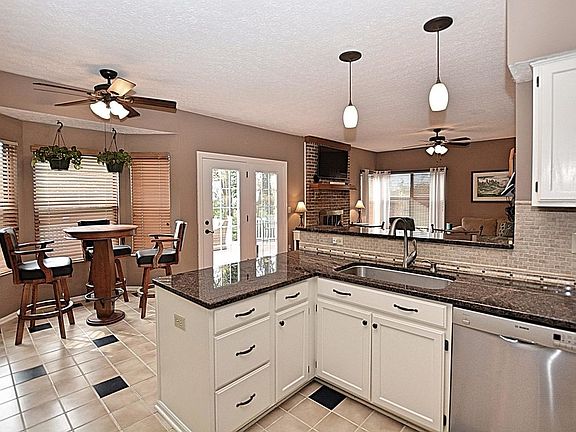 2nd image of 5775 Sells Mill Dr
