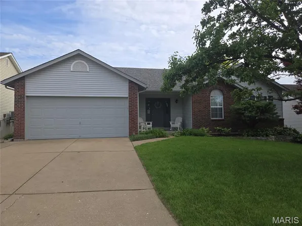 434 Lantana Ln, Saint Peters, MO 63376
