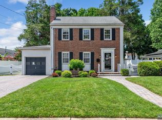 39 Harvey Ave, Rochelle Park, NJ 07662