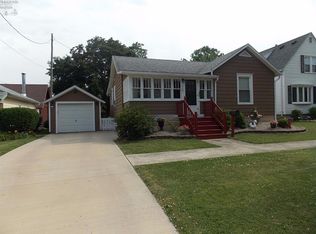 309 W 5th St, Port Clinton, OH 43452