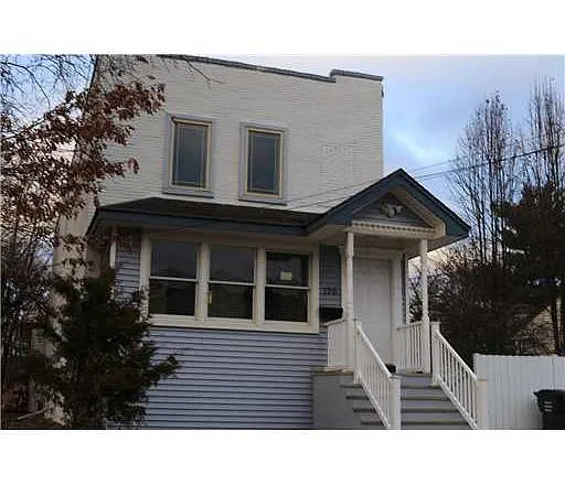 176 Clinton Ave photo 1