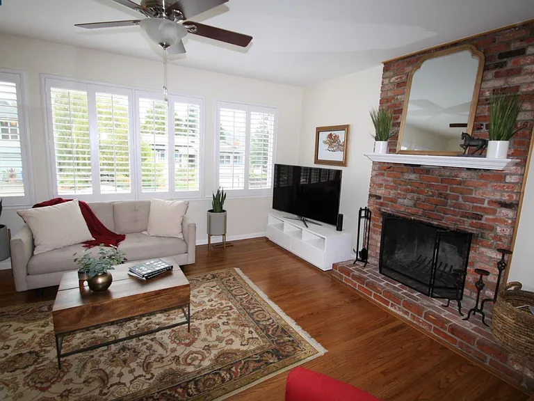 3415 Grasswood Dr — Photo 6