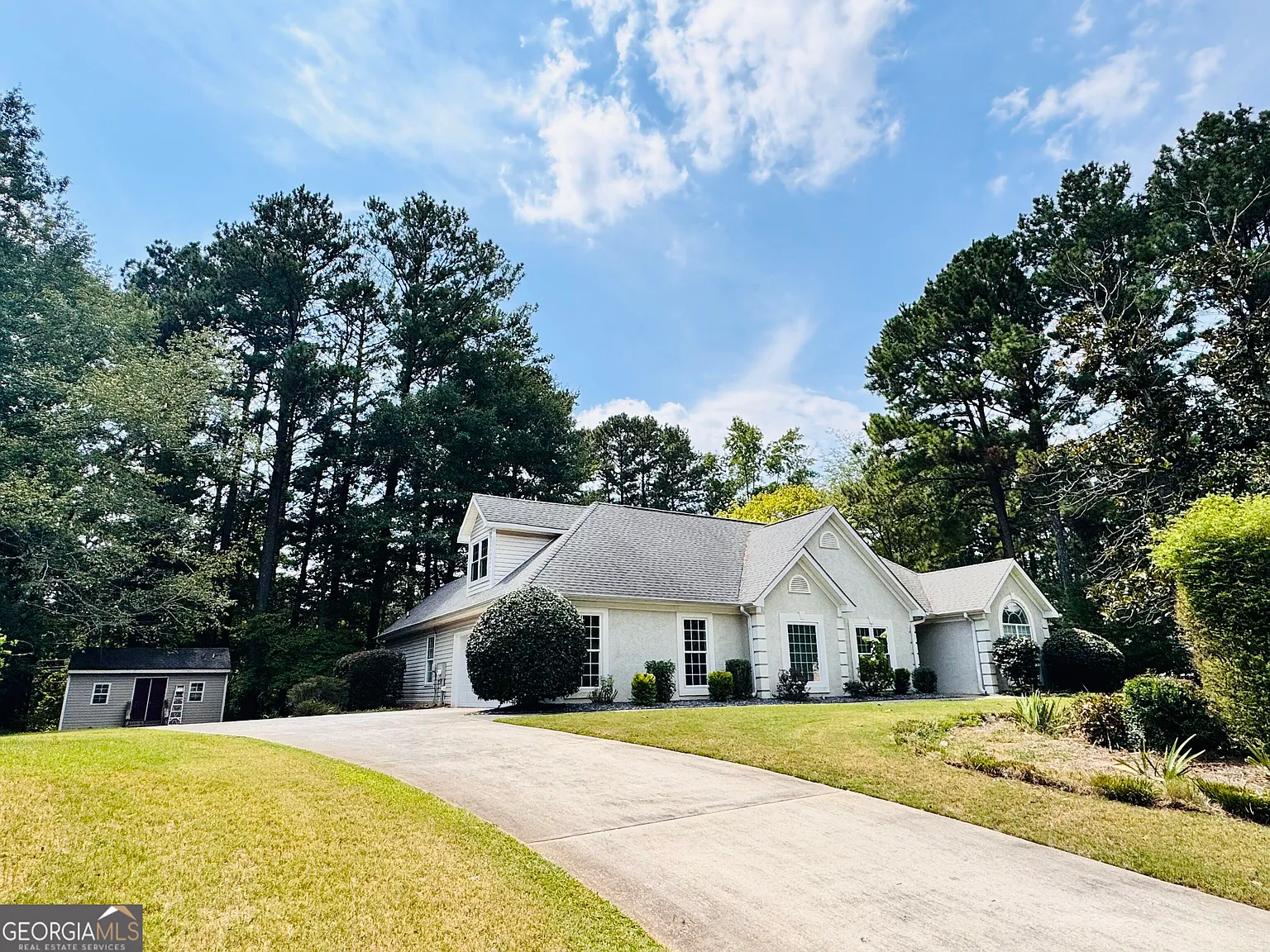4 bed, 2.0 bath, 1792 sqft, $2,400 — Photo 1