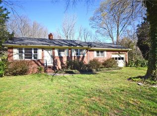 101 Meadowview Dr, Winston Salem, NC 27107