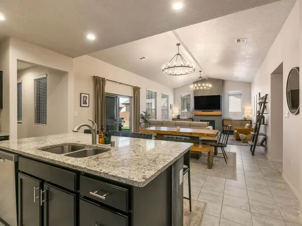 2605 Houser Ave SE, Albuquerque, NM 87106