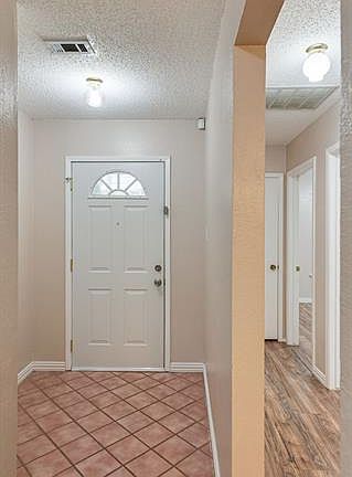 5th image of 609 Walter Ct