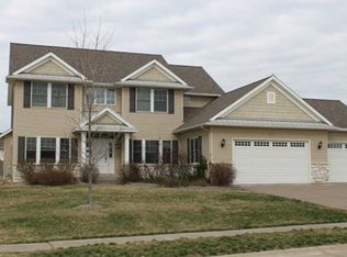 5364 Judge Rd, Bettendorf, IA 52722