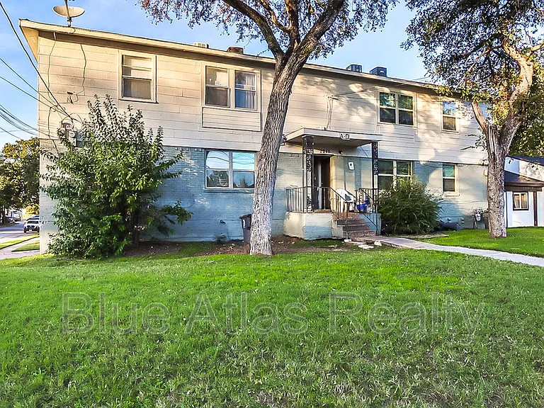2215 Riverview Dr #D — Photo 15