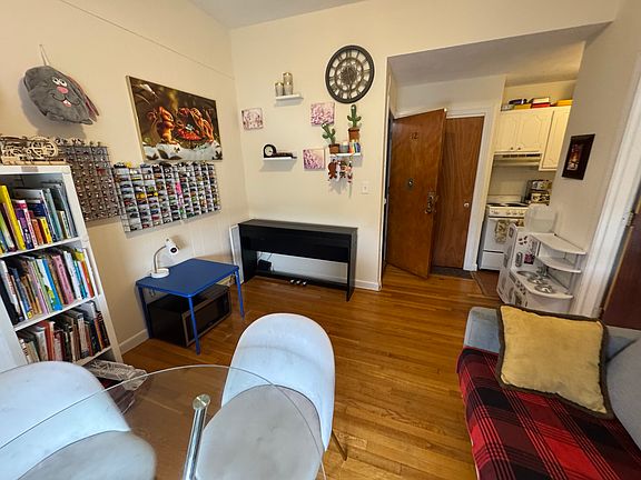 3rd image of 176 N Beacon St APT 1