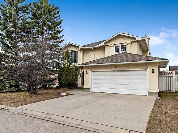 2nd image of 124 SE Catalina Pl NE