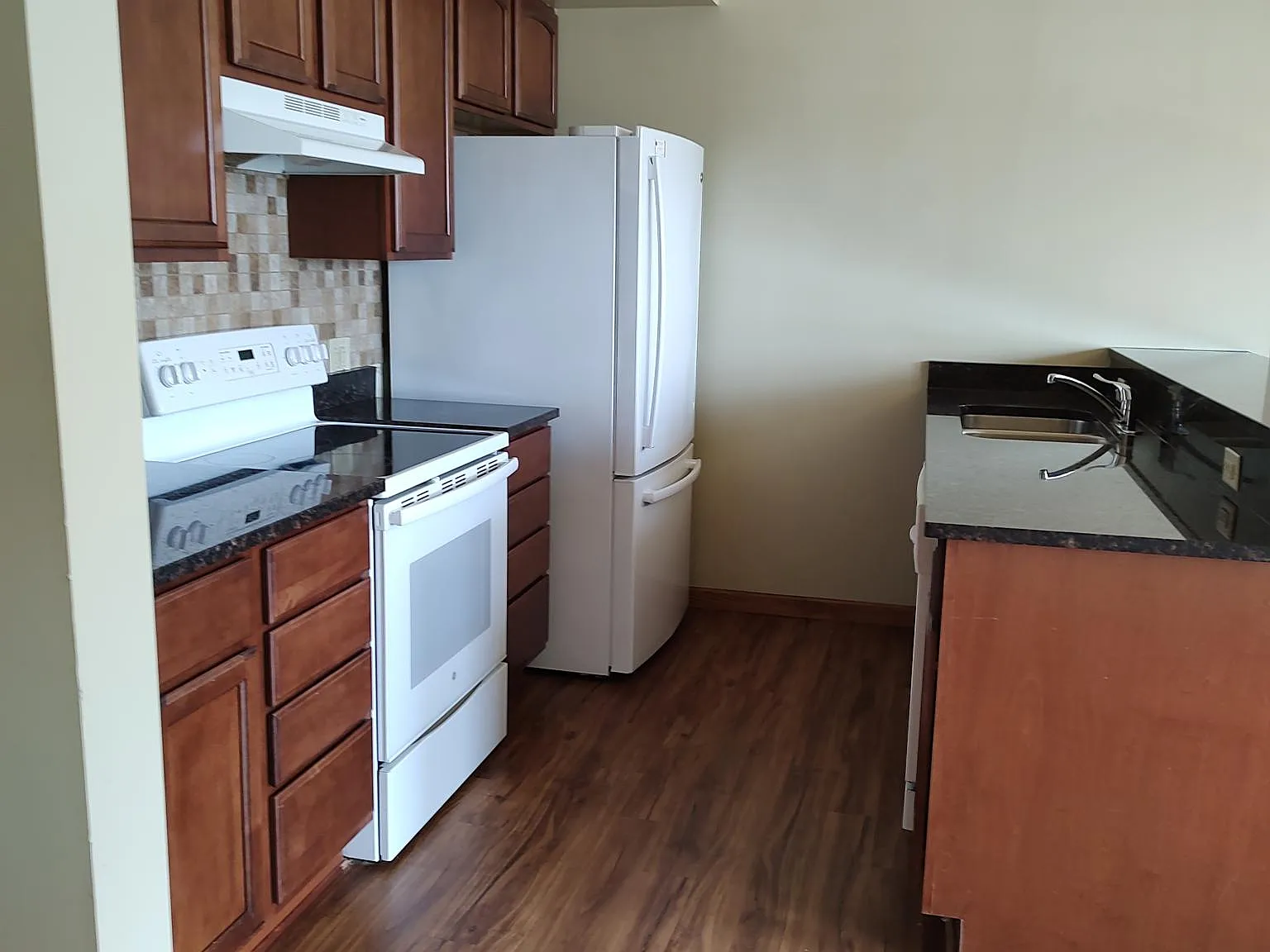 4 bed, $750 — Photo 2