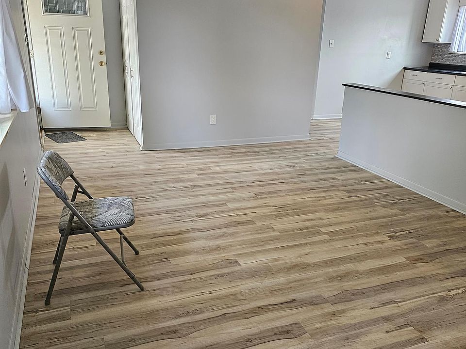 1st image of 1835 10th St