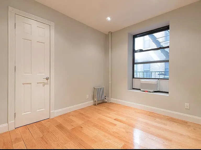 854 W 180th St #2H — Photo 5
