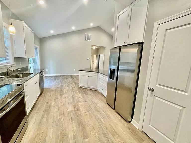 26323 Argentina Dr — Photo 11