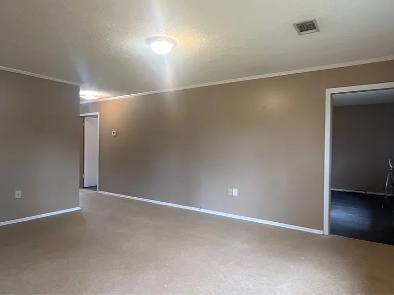 310 Carriage Ln #A — Photo 2