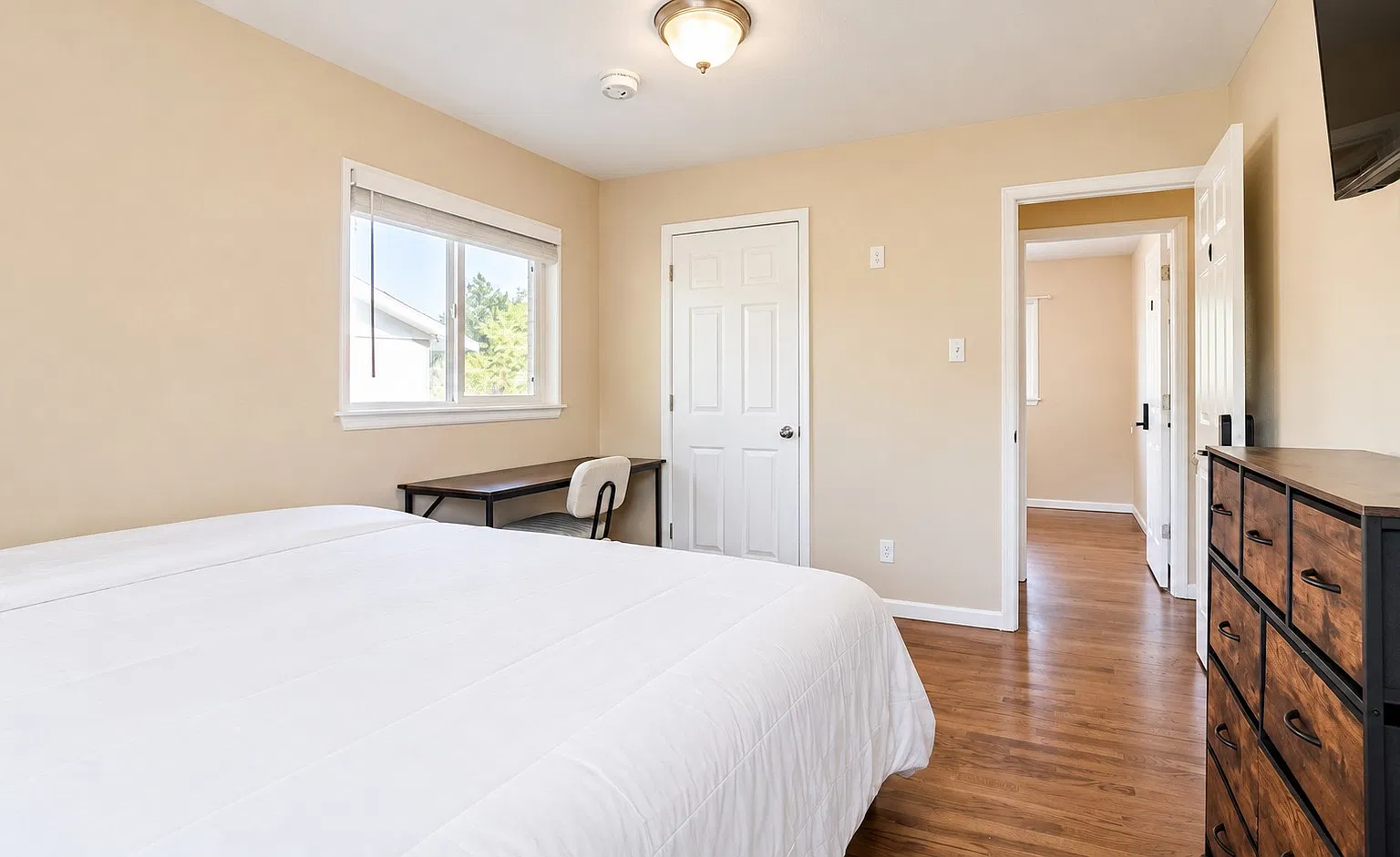 2203 Beech Ct — Photo 2