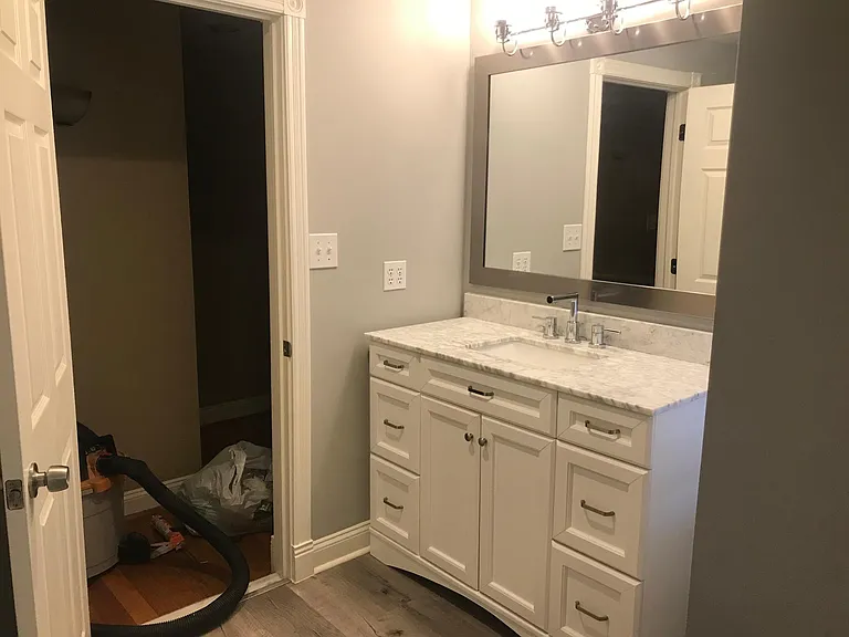 Second floor full bath
